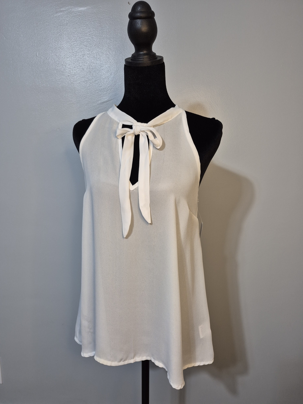 Pink Rose White Sleeveless Bow Tie Blouse Size Small Sheer Keyhole Top